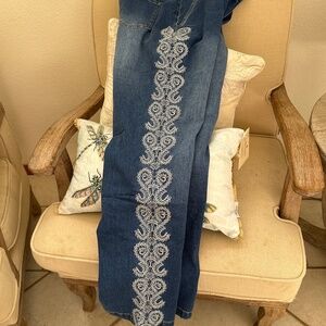 Venus Embroidered Jeans